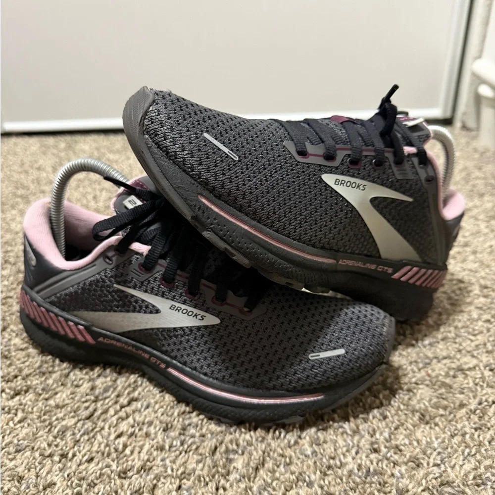 Brooks Women's Adrenaline GTS 22 - Black and Pink - Picture 2 of 9
